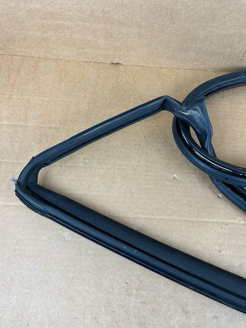 ✅ Tesla Model S Rear Left Door Seal Rubber TMSP-S02/TMSP-U03