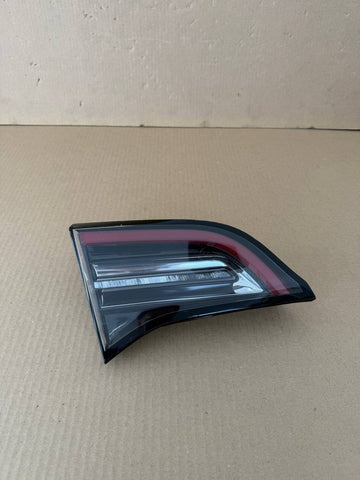 ✅2017 - 2023 Tesla Model 3 Back Rear Left Tail Light Liftgate OEM 1077401-00-G
