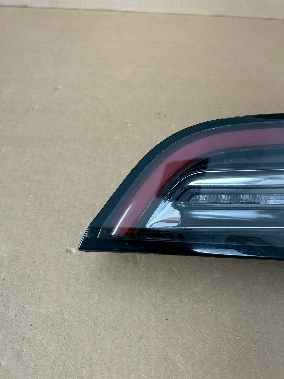 ✅ Tesla Model 3 Rear Right Passenger Side Trunk Mounted Tail Light 1077402-00-E