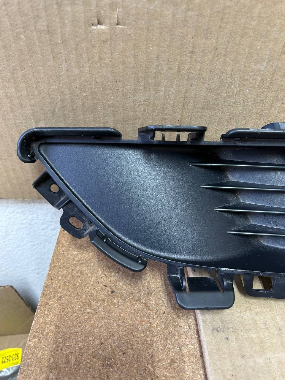 ✅ 2020-24 Tesla Model Y Grille Front Center Lower 1493759-00-A OEM