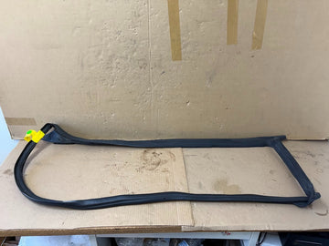 ✅ 17-23 Tesla Model 3 Front Left Driver Side Door Weather Stripping 1090499-00-J