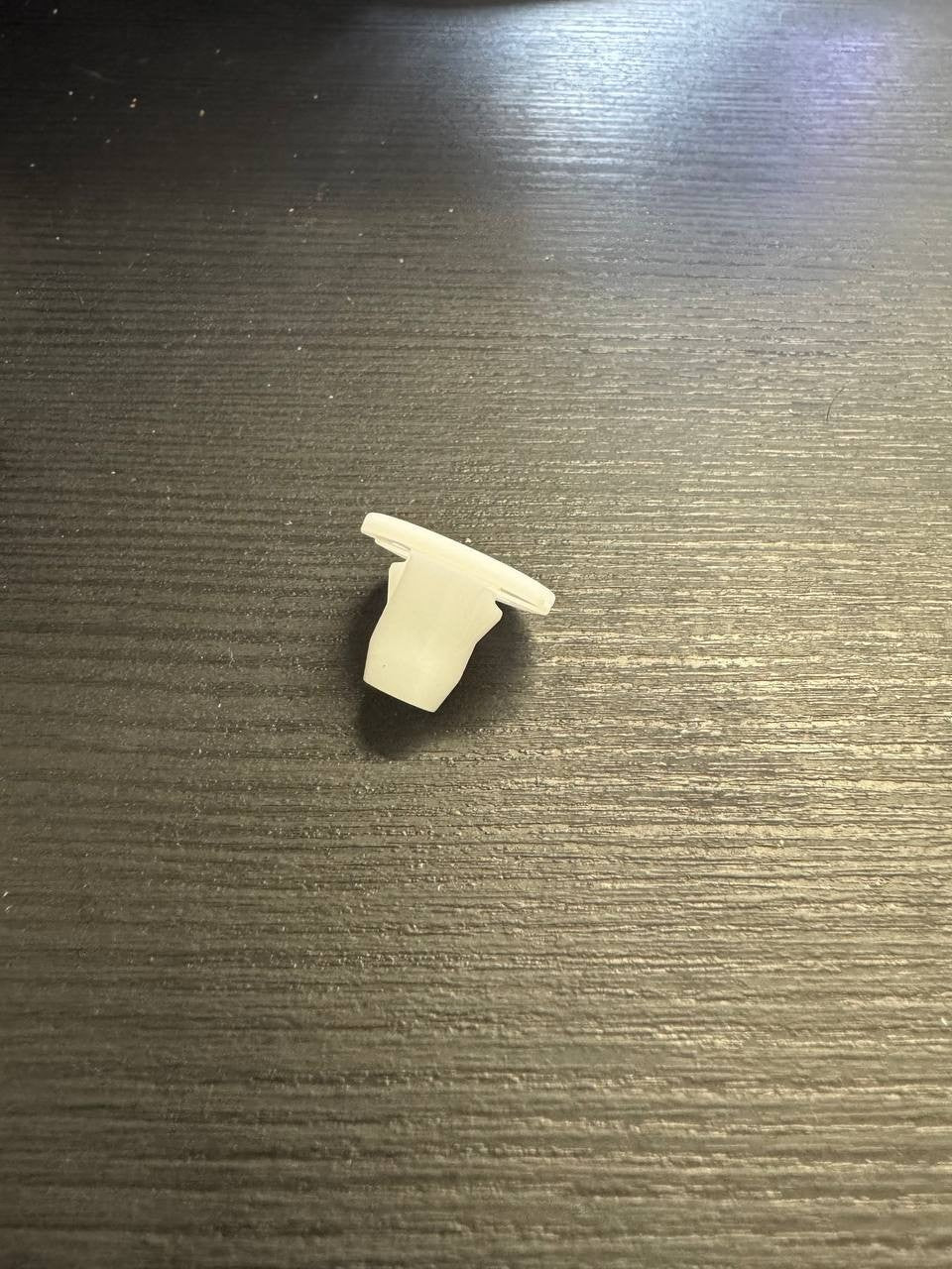 ✅ NEW! Tesla Model 3/Y Headlight Clip Fender Bracket 1473202