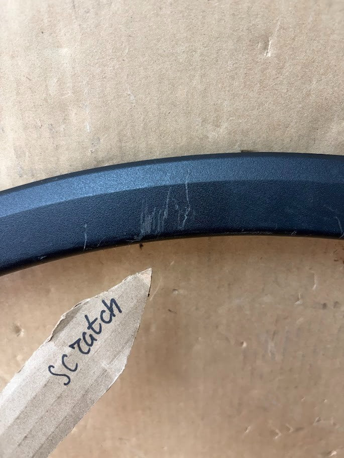 ✅2025 Tesla Model Y Rear Right Fender Flare Molding 1937596-00-D /scratched