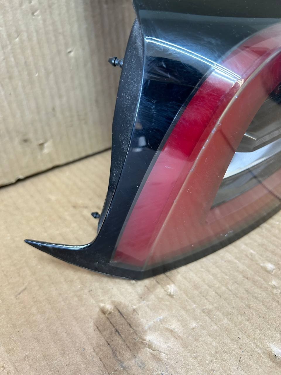 ✅17-23 Tesla Model 3/Y Tail Lamp Outer Rear Left Light 3 Pin 1077397-00-G