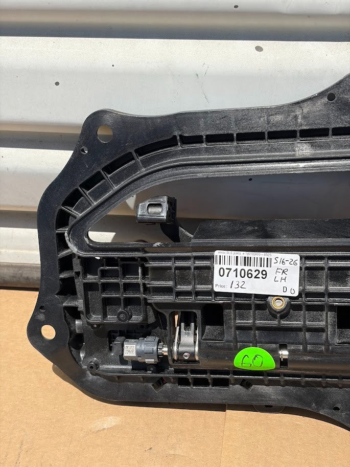 ✅ 16-26 Tesla Model S Front Left Side Door Handle OEM 1133395-00