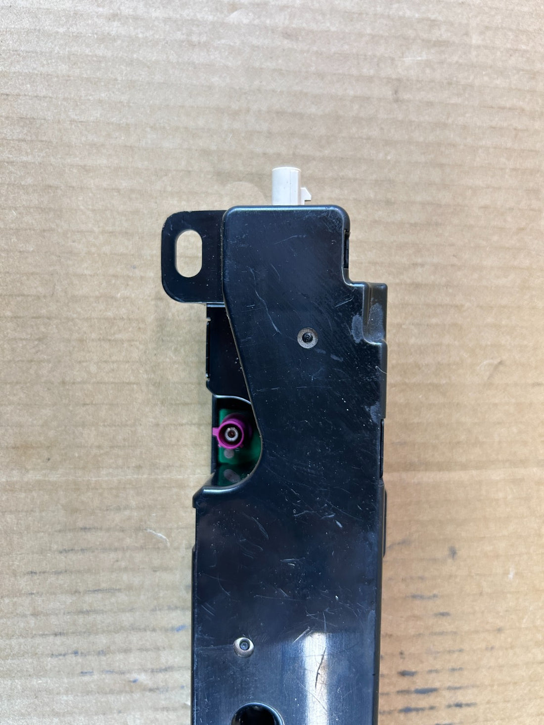✅ 2017-2023 Tesla Model 3 Y WiFi Bluetooth Antenna Control Module 1585601-00-D