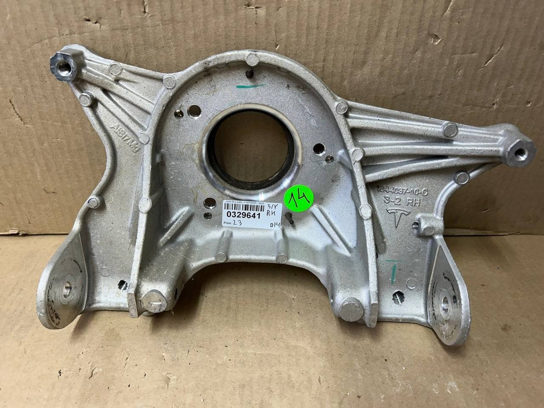 ✅ 2017-2023 Tesla Model 3 Y Front Right Upper Strut Mount Bracket 1044037-00-C
