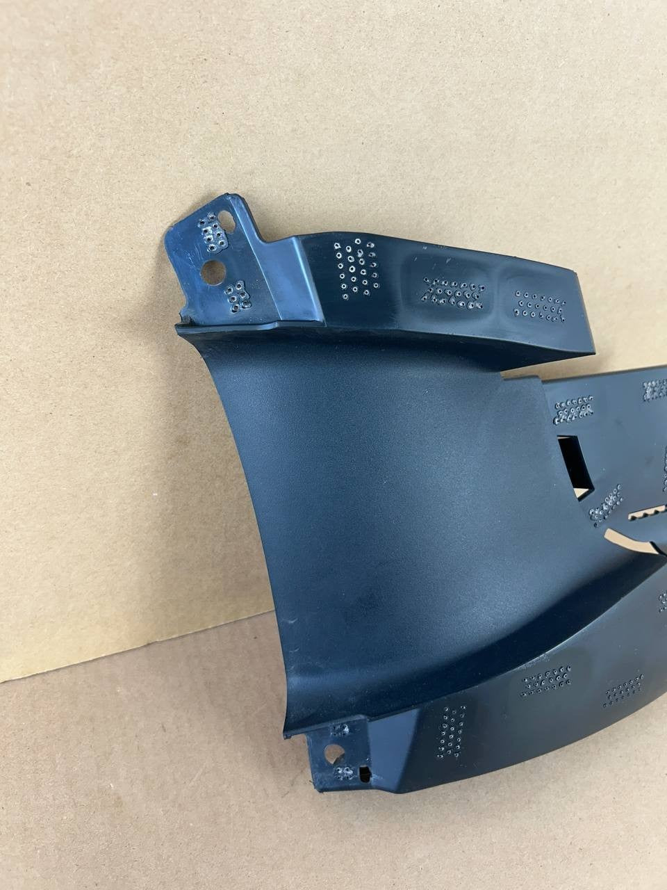 ✅ 2020-23 Tesla Model Y Front RH Side Bumper Inner Bracket Black 1493742-00-A