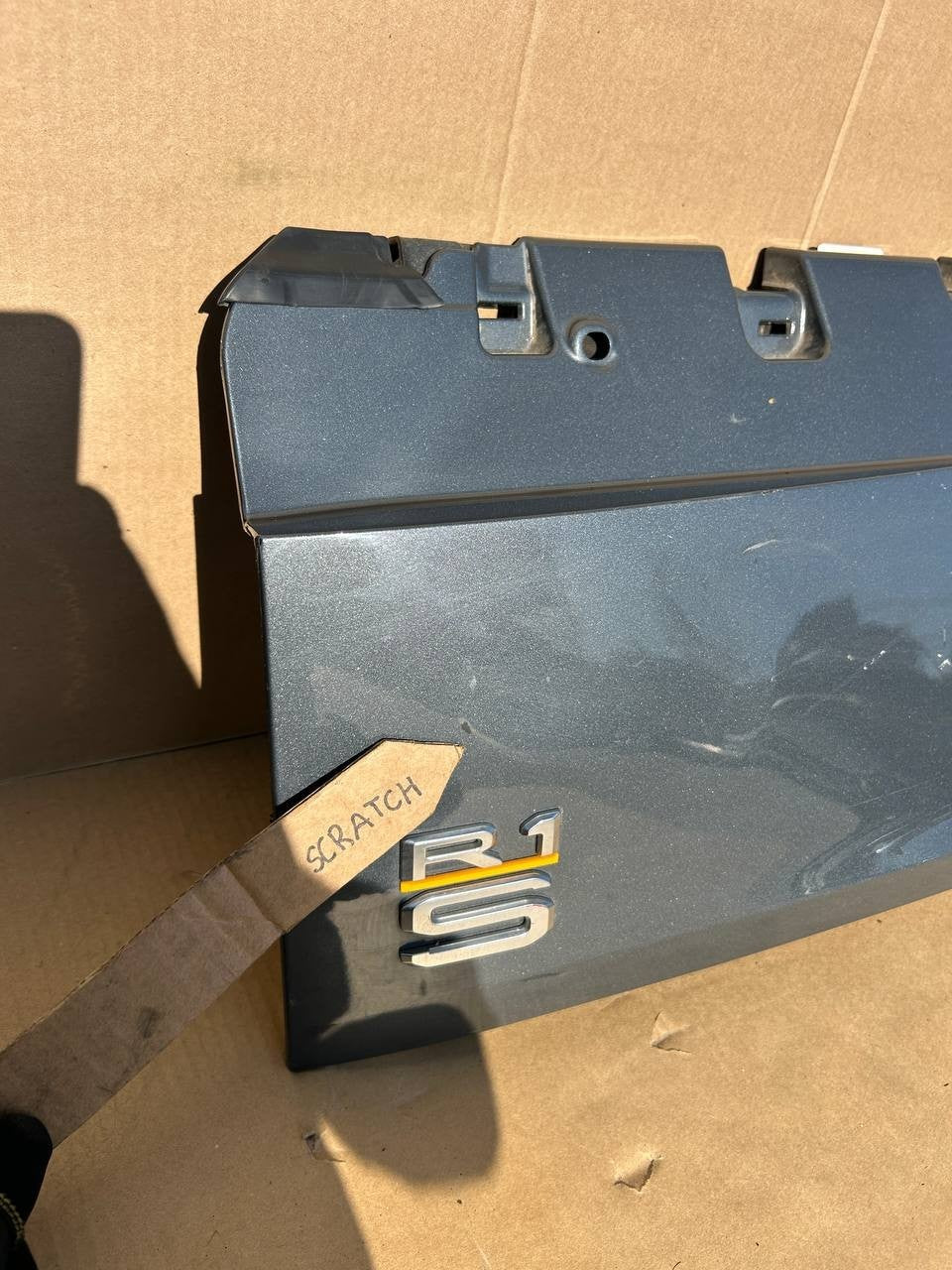 ✅22-24 Rivian R1S Rear Lower Tailgate Inner Lid Panel OEM PT00015555 w/scratches