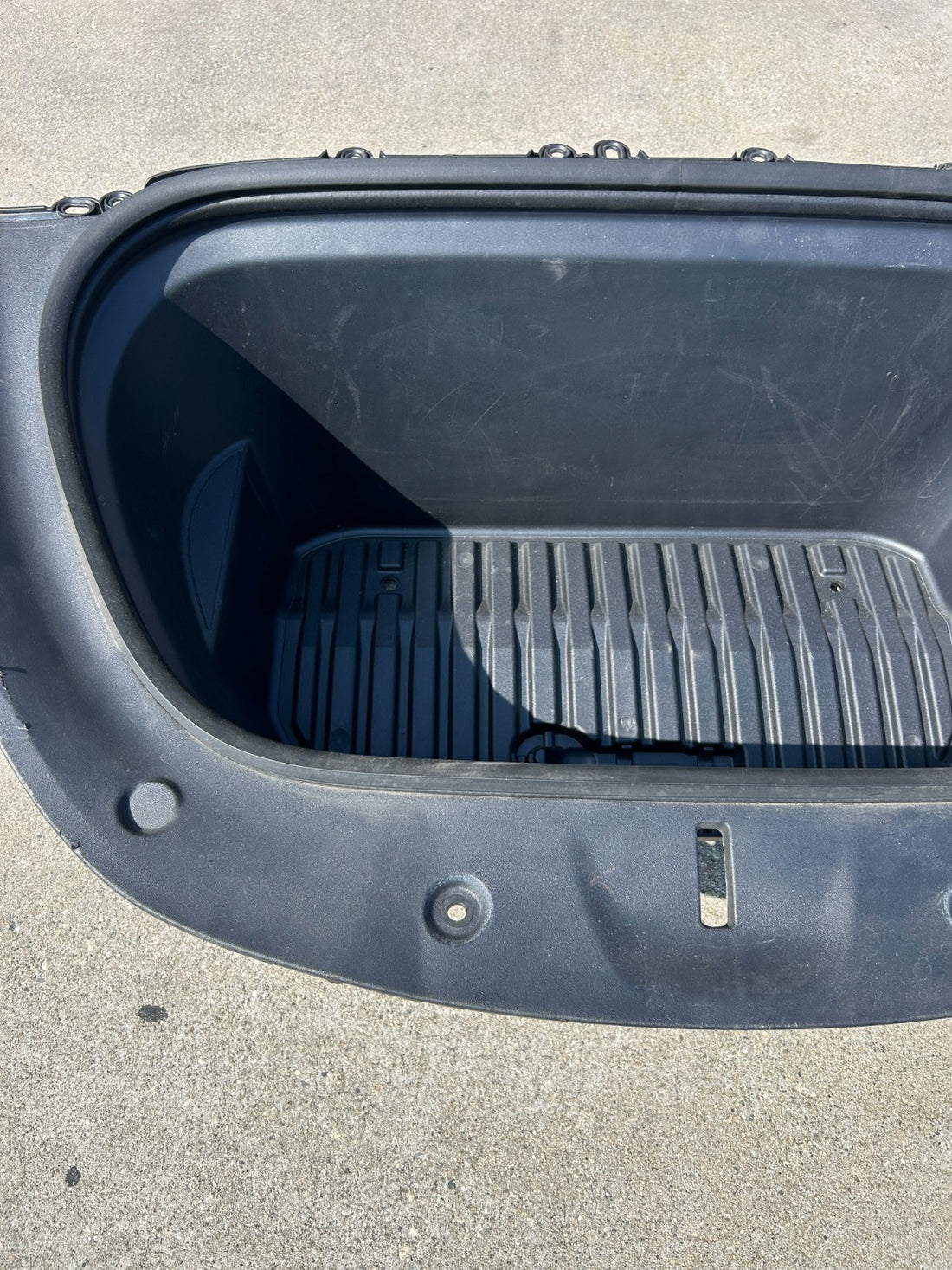 ✅TESLA MODEL Y FRUNK FRONT STORAGE TRAY 2021-2024 1492606-00-E