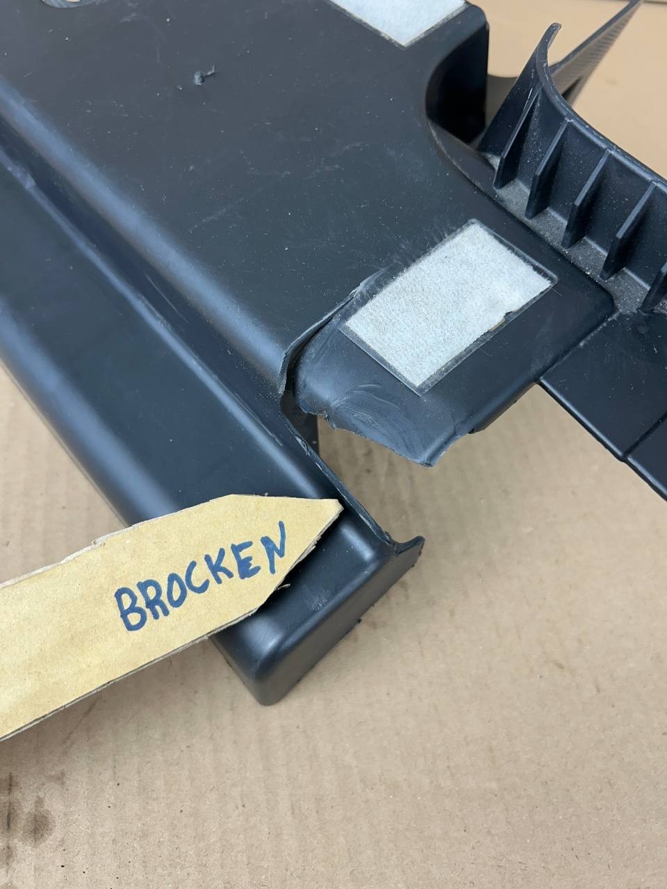 ✅17-22 Tesla Model 3 Driver Trunk Load Floor Wing Bracket LH 1470967-00B /broken