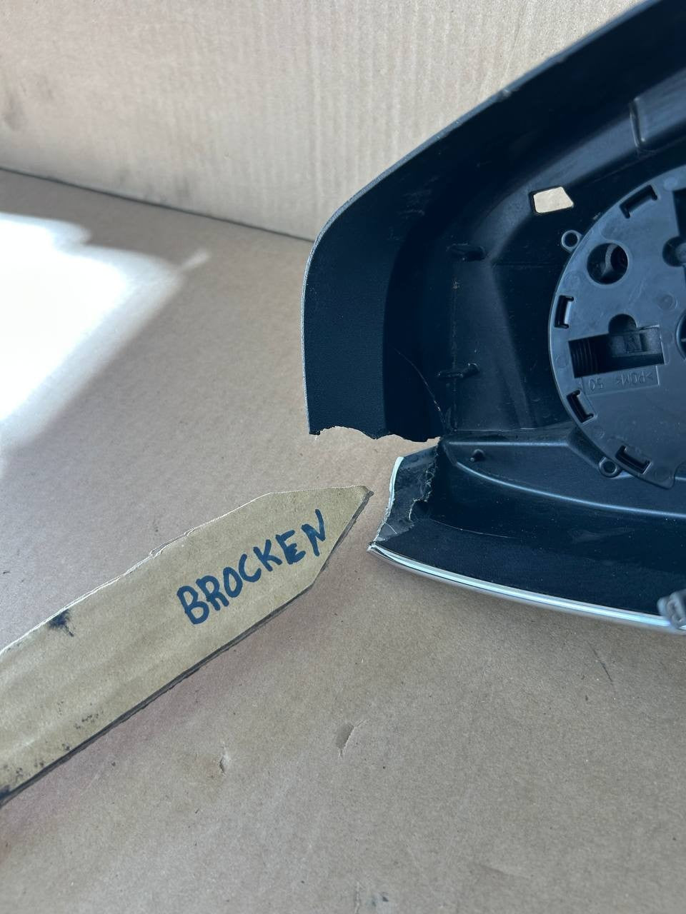 ✅16-20 Model X Front Left Exterior Rear View Door Mirror 1035180-00-H /broken